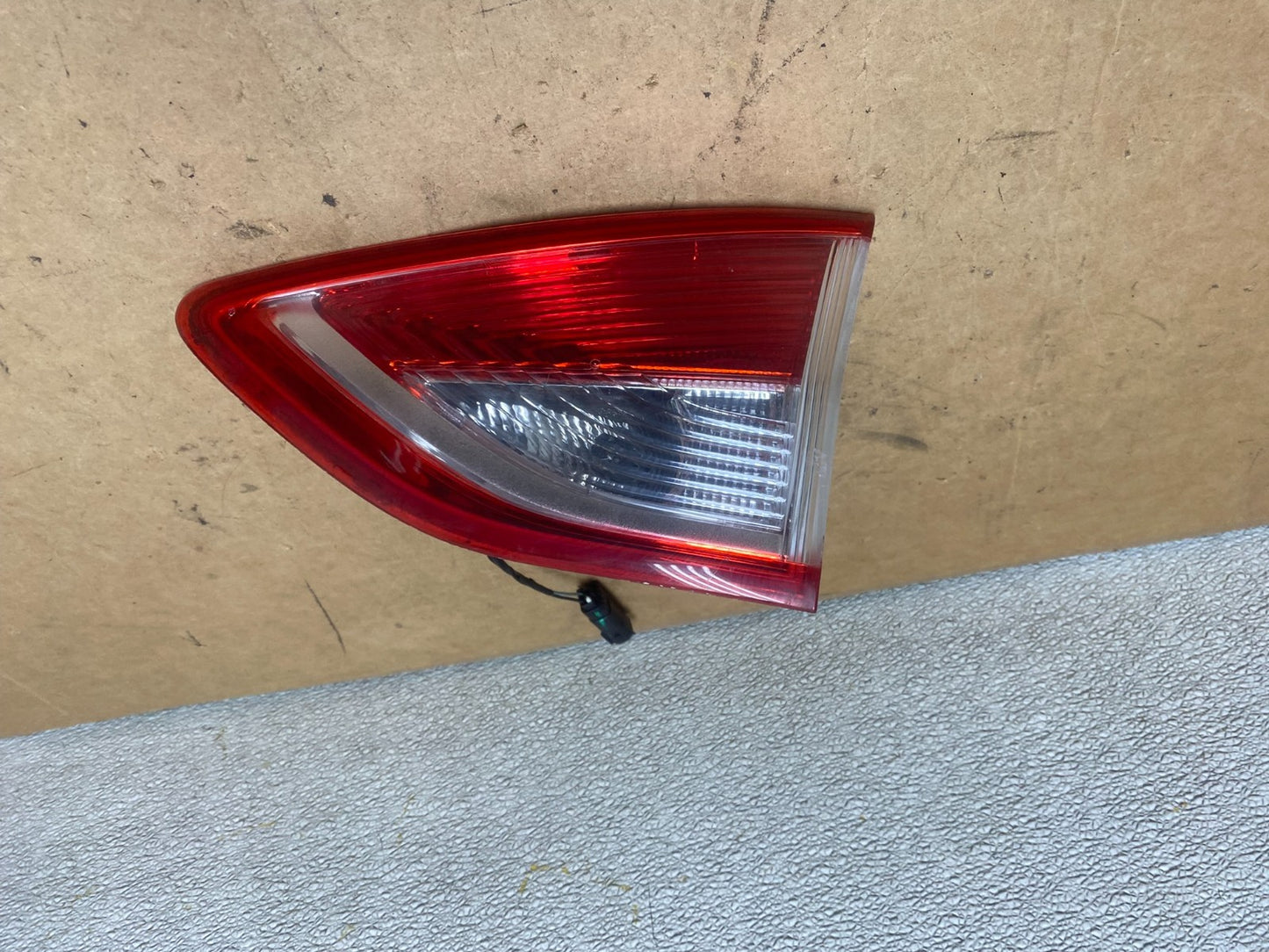 2013 to 2016 Ford Escape Right Passenger RH Side Inner Tail Light OEM X5209 DW0