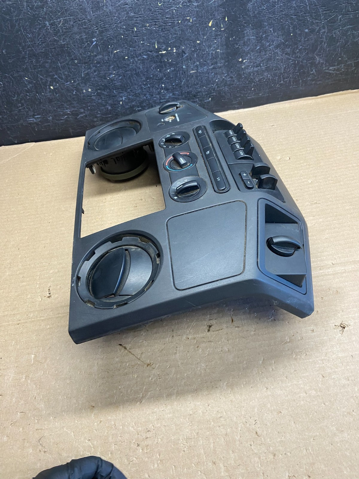 2008-2010 Ford F250 F350 Radio Climate Control Radio Dash Bezel Panel ah1557 DG1