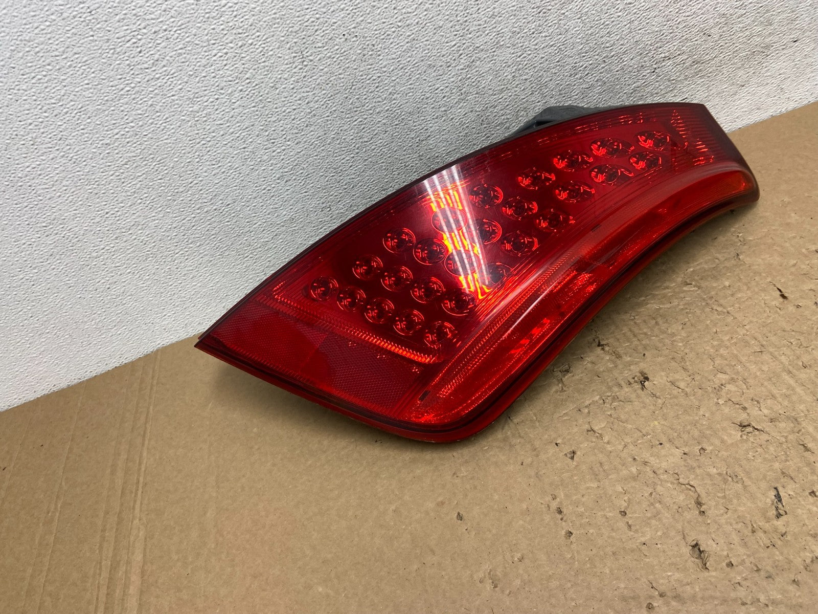 2006 to 2007 Nissan Murano Right Passenger Rh Side Tail Light AF8110 DW2