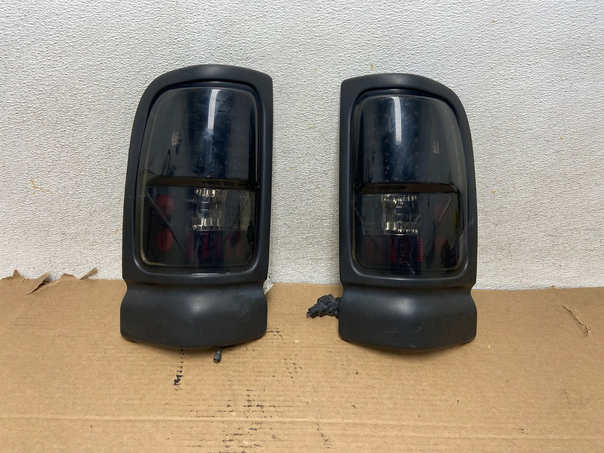 1994 to 2001 Dodge Ram 1500 Left+Right Black Tail Lights ah4006 DG0