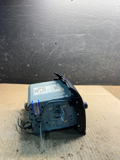 2004 to 2010 Toyota Sienna AM FM CD WMA Mp3 Radio Receiver Z0777 DG2