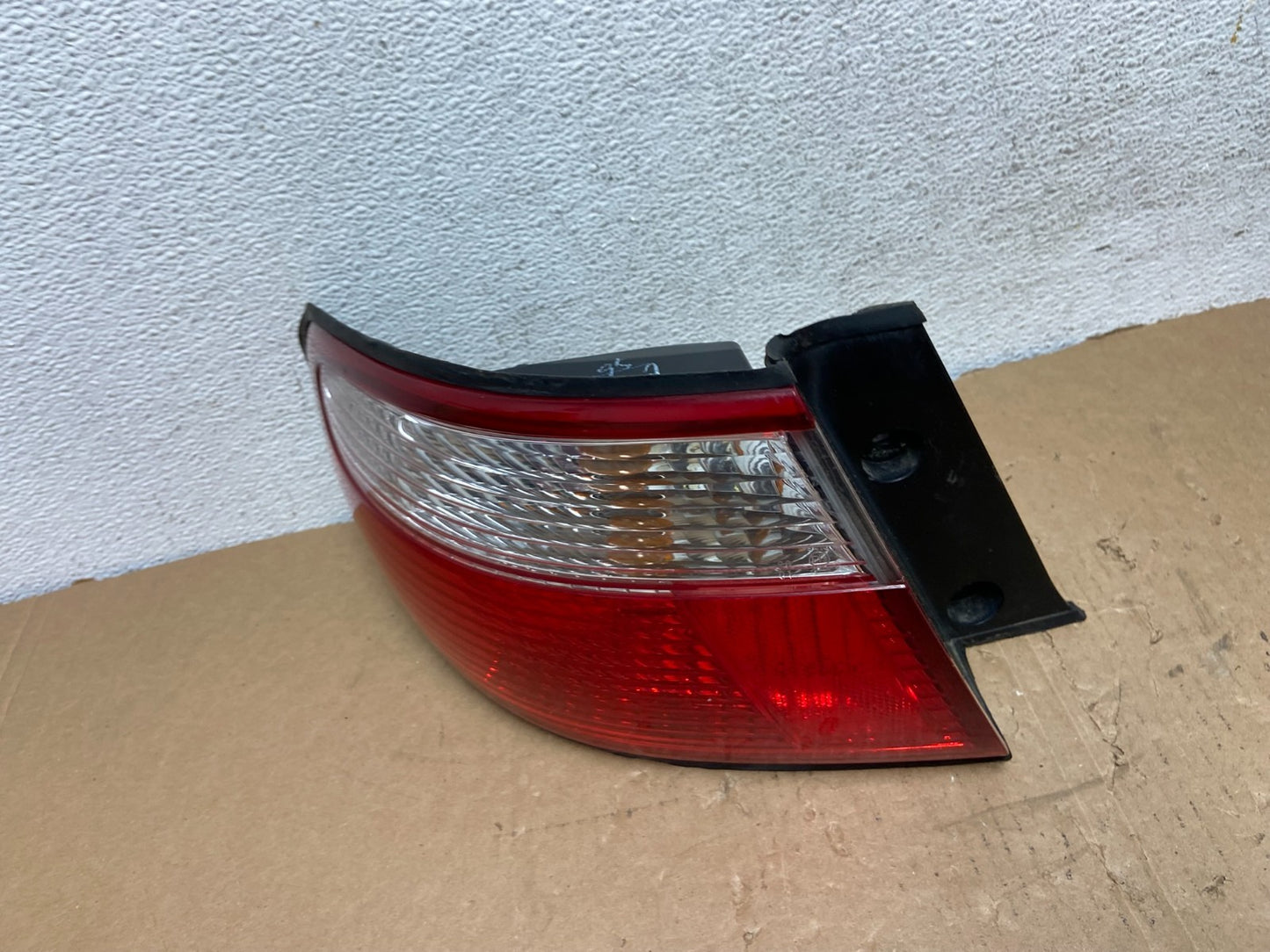 1999 to 2000 Mazda Millenia Left Driver LH Side Tail Light AD7989 DG1
