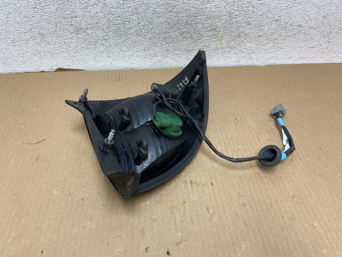 2003 2004 2005 2006 Lincoln Ls Right Passenger RH Tail Light AH3017 LK4
