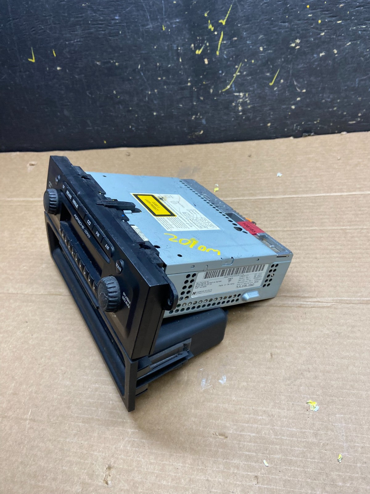 2003 to 2010 Porsche Cayenne Radio CD AM/FM Player OEM W0102 DG2