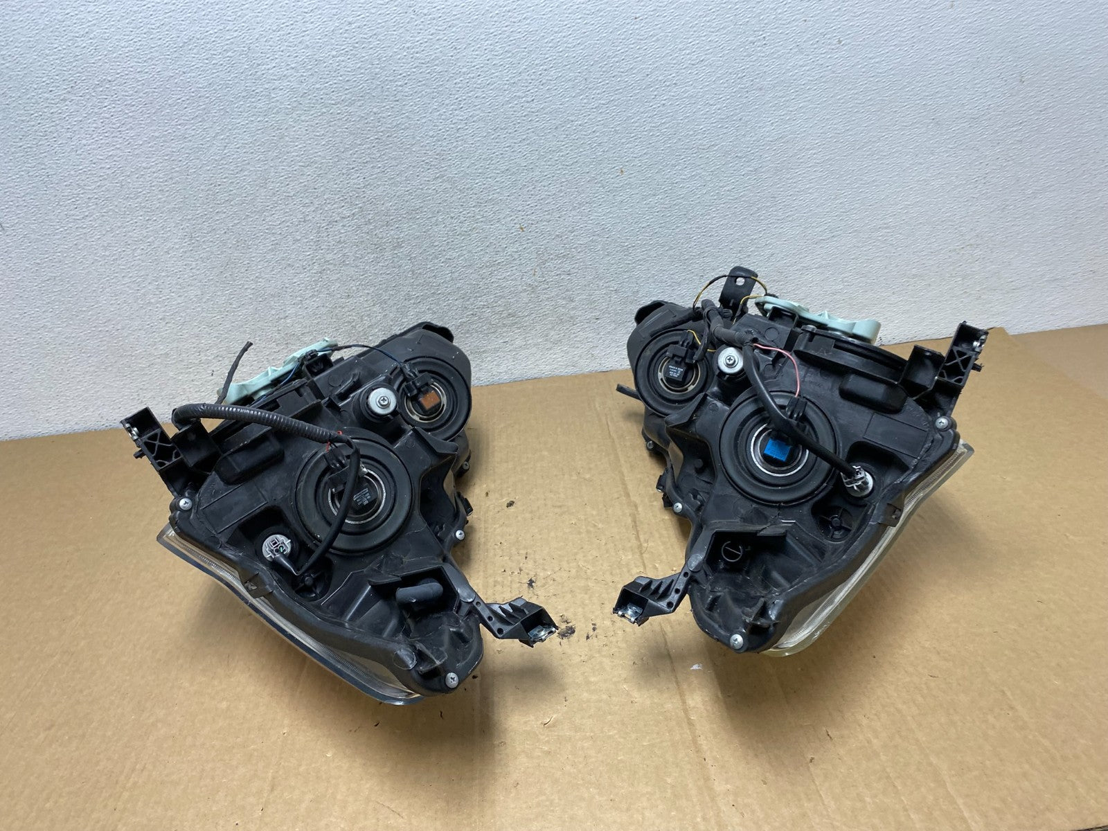 2013 to 2015 Nissan Altima Left+Right Side Set Halogen Headlights AG2033 DW10