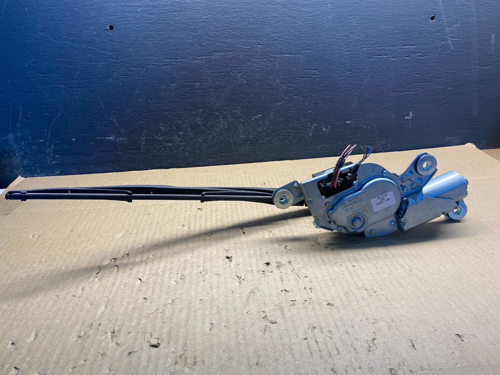 2004 to 2010 BMW X3 E83 Rear Windshield Wiper Motor OEM ac2653 DG5