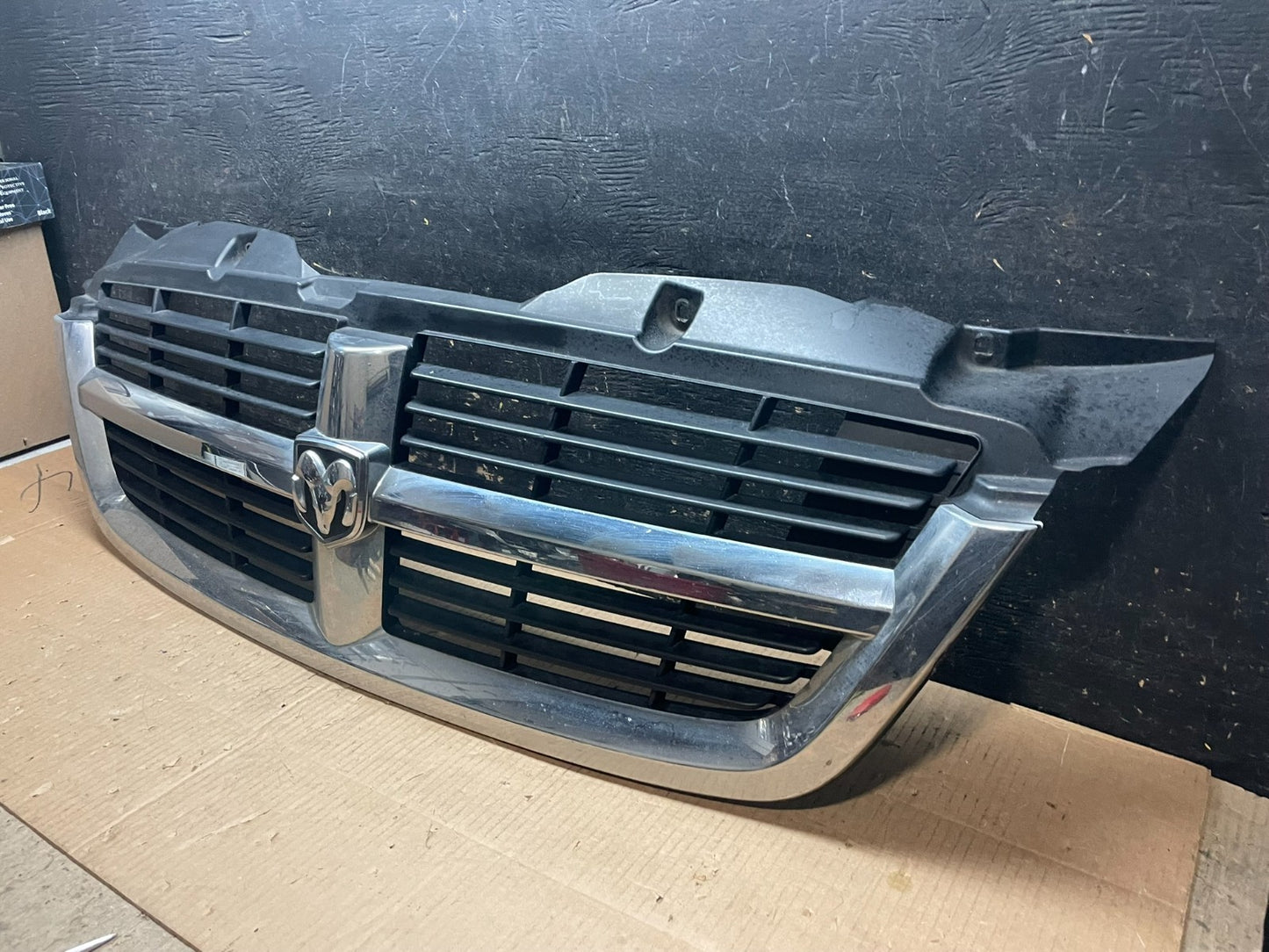 2007 2008 2009 Dodge Sprinter Front Upper Grill Grille Y1908 DG1