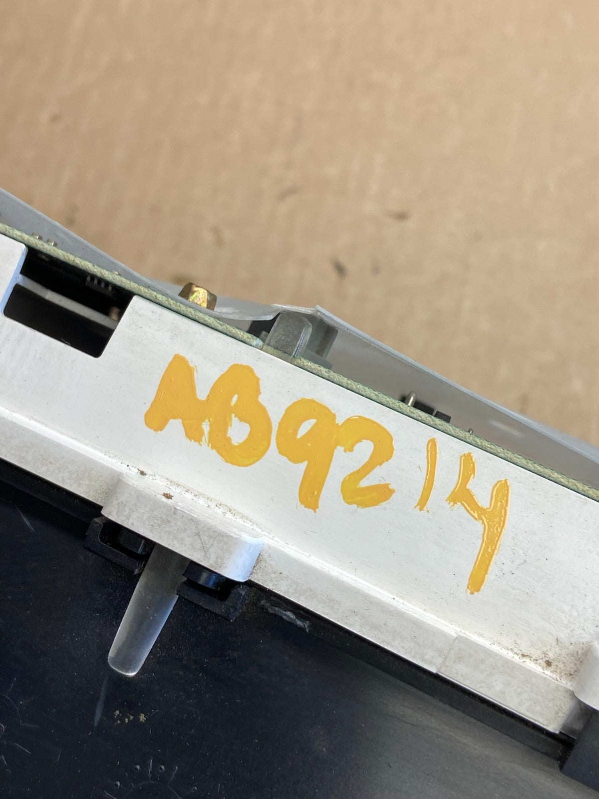 2004 2005 Ford Explorer Speedometer Cluster Gauge Oem AB9214 DG8