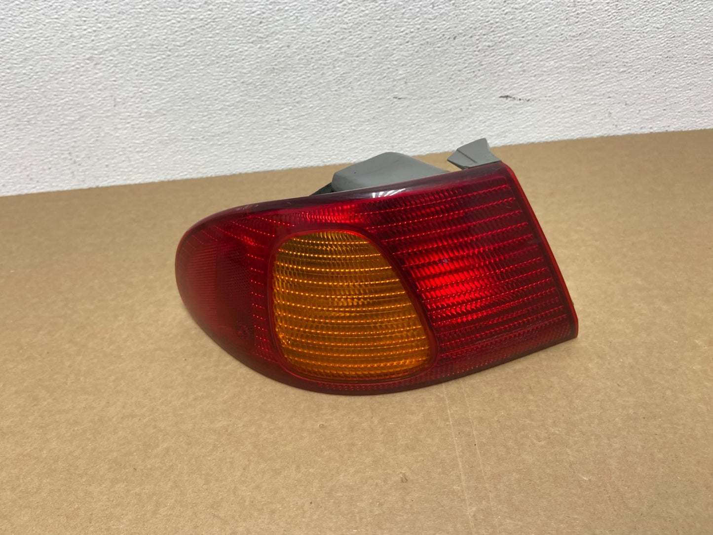 1998 1999 2000 Toyota Corolla Left Driver Lh Side Tail light AB9946 DW0