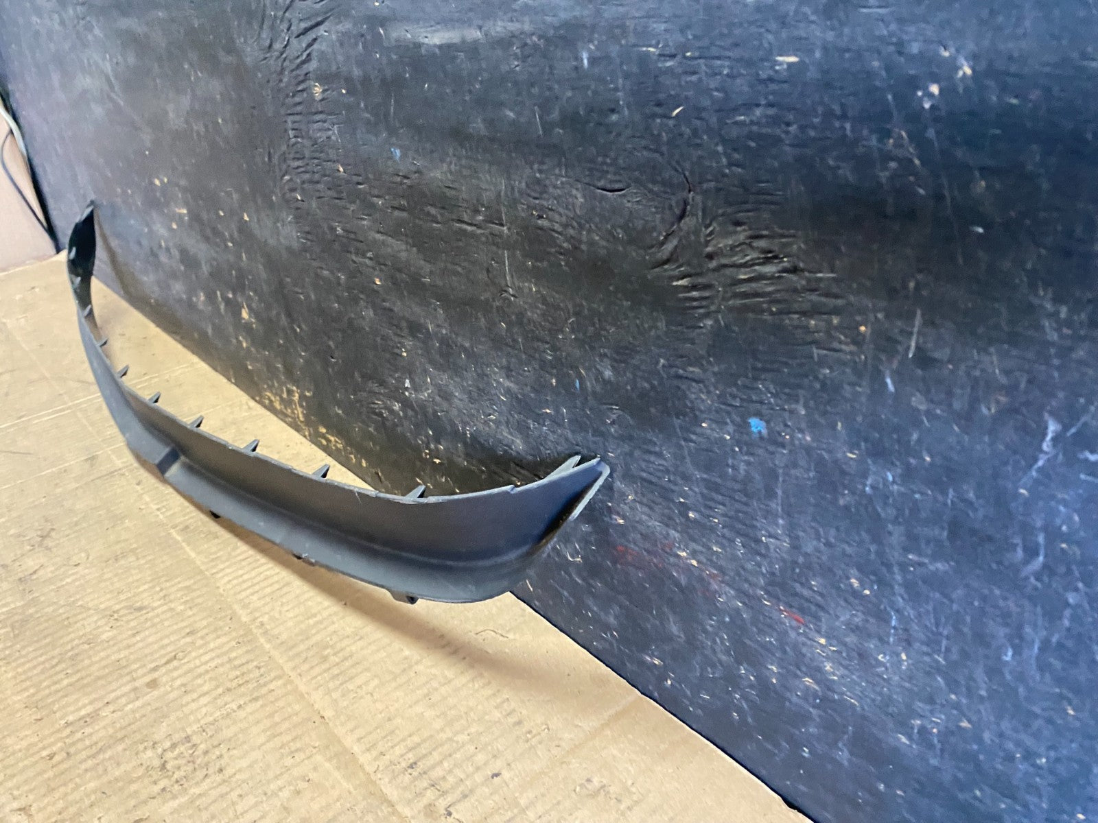 2014 - 2016 Chevrolet Malibu Front Upper Inner Grille Air Deflector OEM R7976 DG1