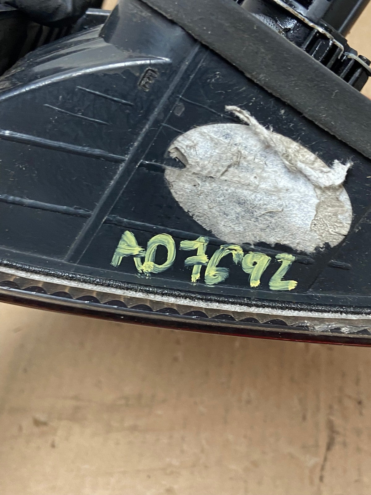 2001 - 2004 Volvo Xc70 V70 Left Driver LH Side Tail Light AD7692 LK7
