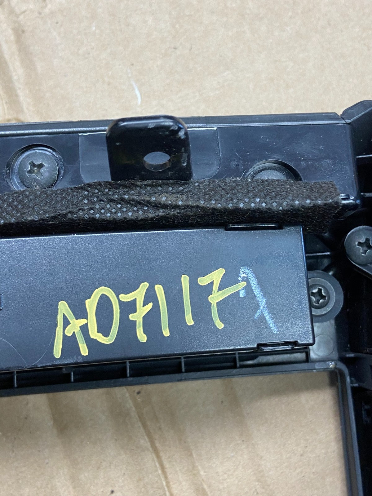 2007 to 2009 Hyundai Santa Fe Center Dashboard Radio Bezel Trim AD7117 DG7