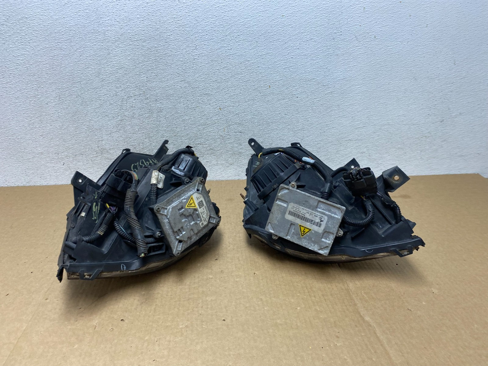 2006 to 2011 Cadillac DTS Left+Right Xenon Hid Headlights AF9525 DW13