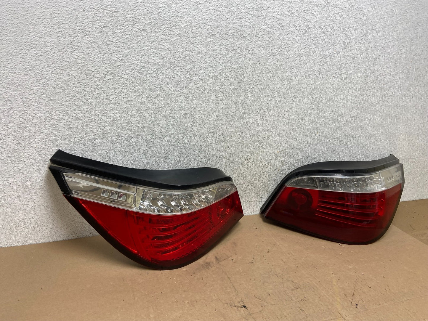 2008 2009 2010 BMW 5 525i 530i Left+Right Set Tail Side Light AE6802 DG2