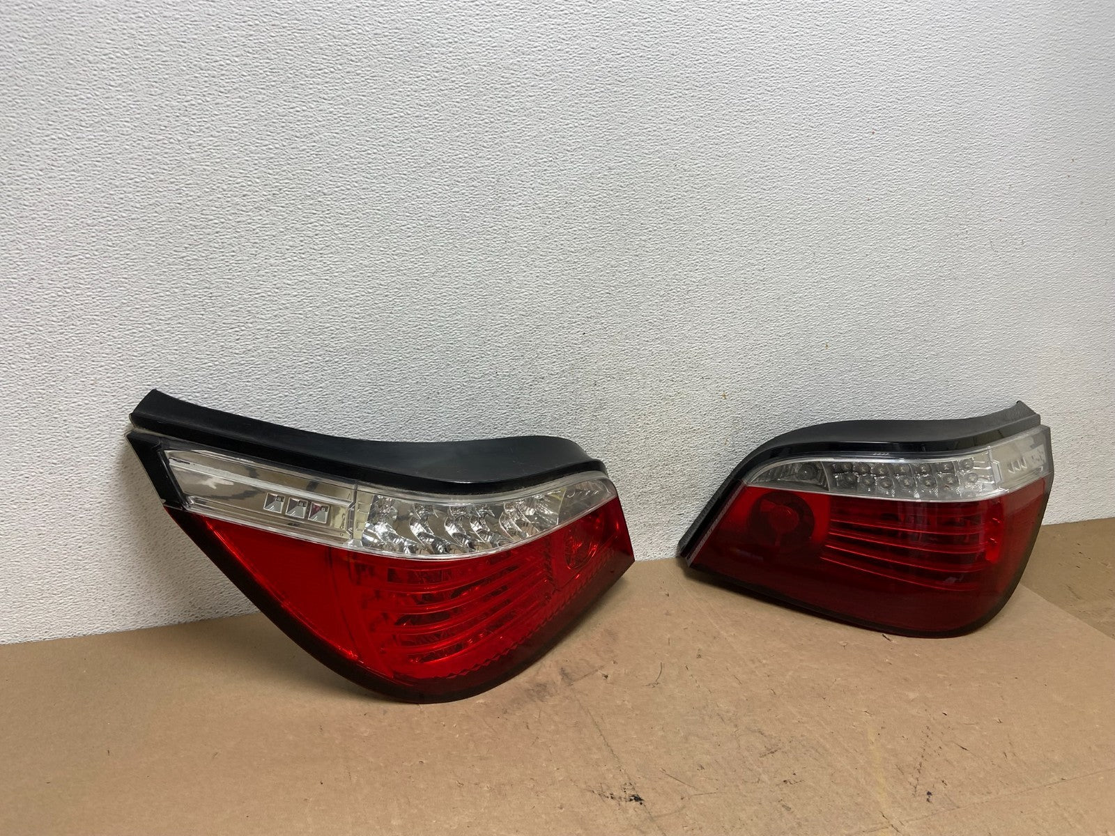 2008 2009 2010 BMW 5 525i 530i Left+Right Set Tail Side Light AE6802 DG2