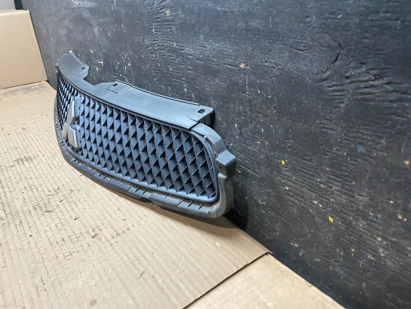 2009 to 2012 Mitsubishi Eclipse Front Upper Grille Grill OEM  V2468 DG1