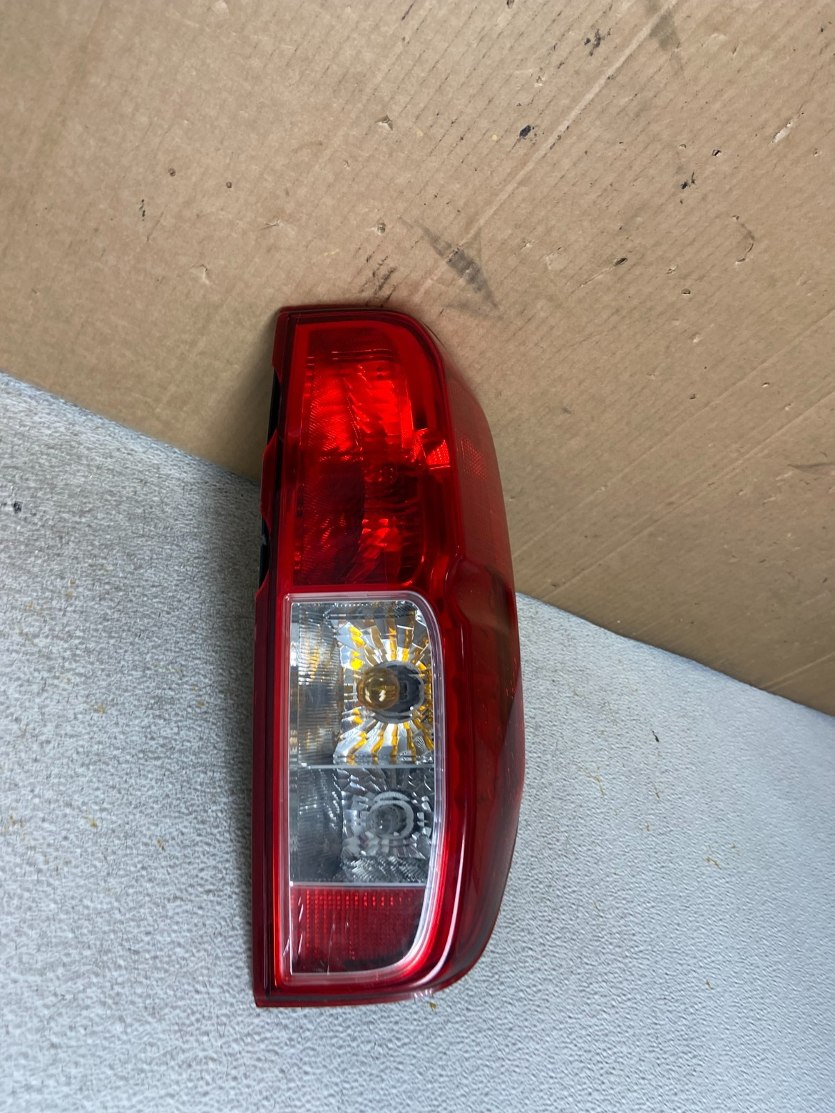 2005 to 2014 Nissan Frontier Right Passenger RH Side Tail light AI8505 LK1