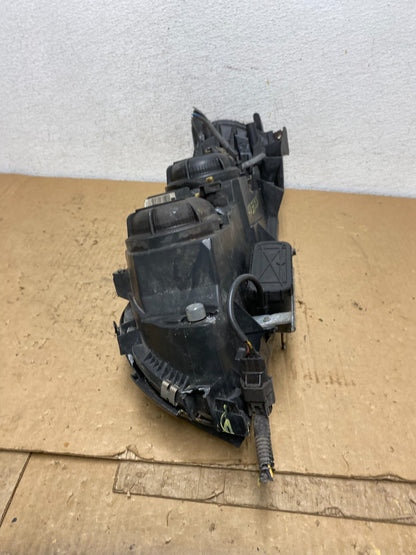 2001 2002 2003 2004 Volvo V70 XC70 Right Passenger Rh Headlight AD3755 DW11
