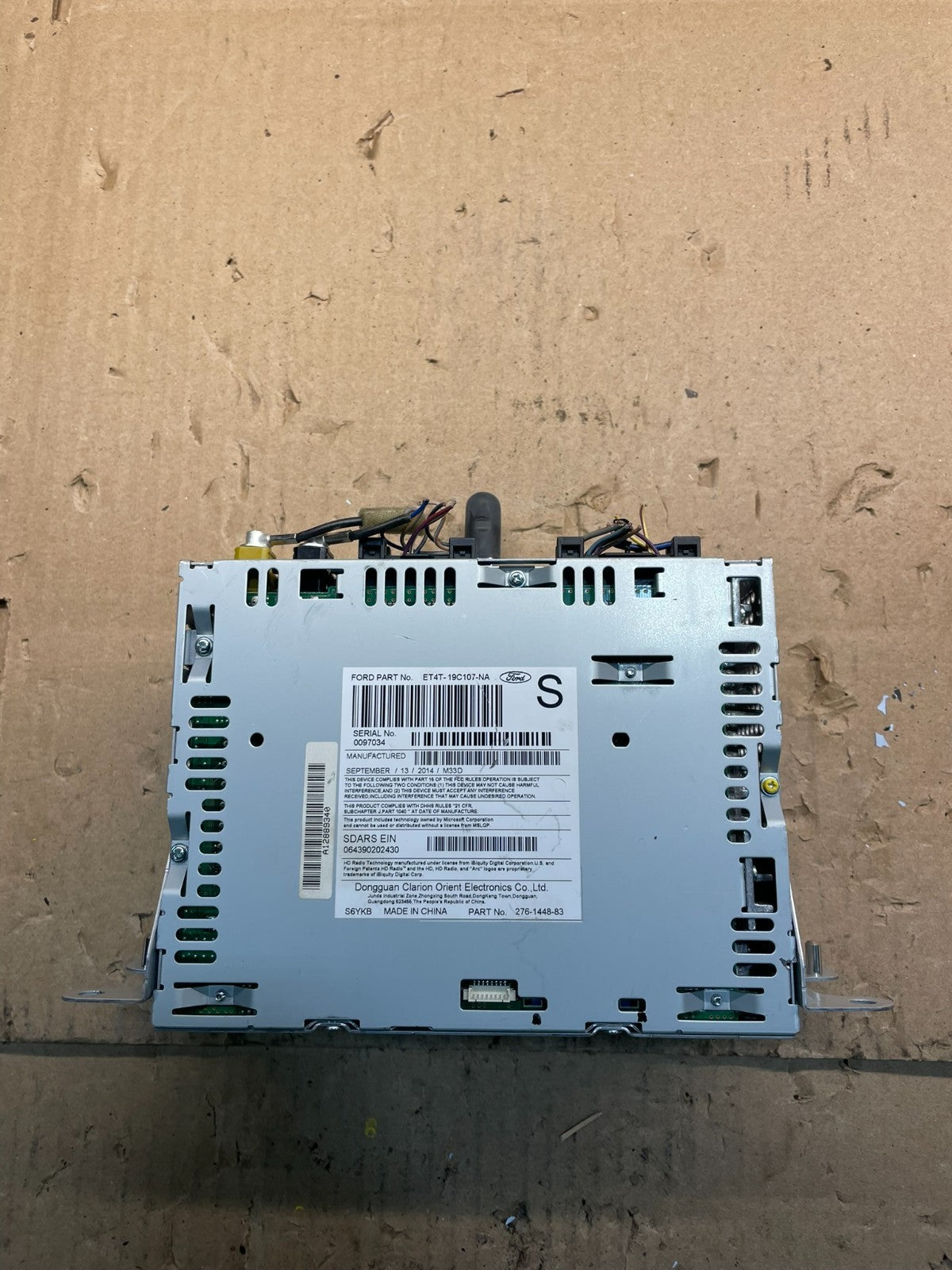 2013 to 2014 Ford Edge AM/FM Radio Reciever OEM V8747 DG5