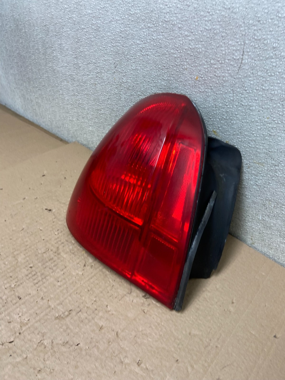 2003 to 2011 Lincoln Town Car Left Driver Lh Side Tail Light OEM AB2521 DW1