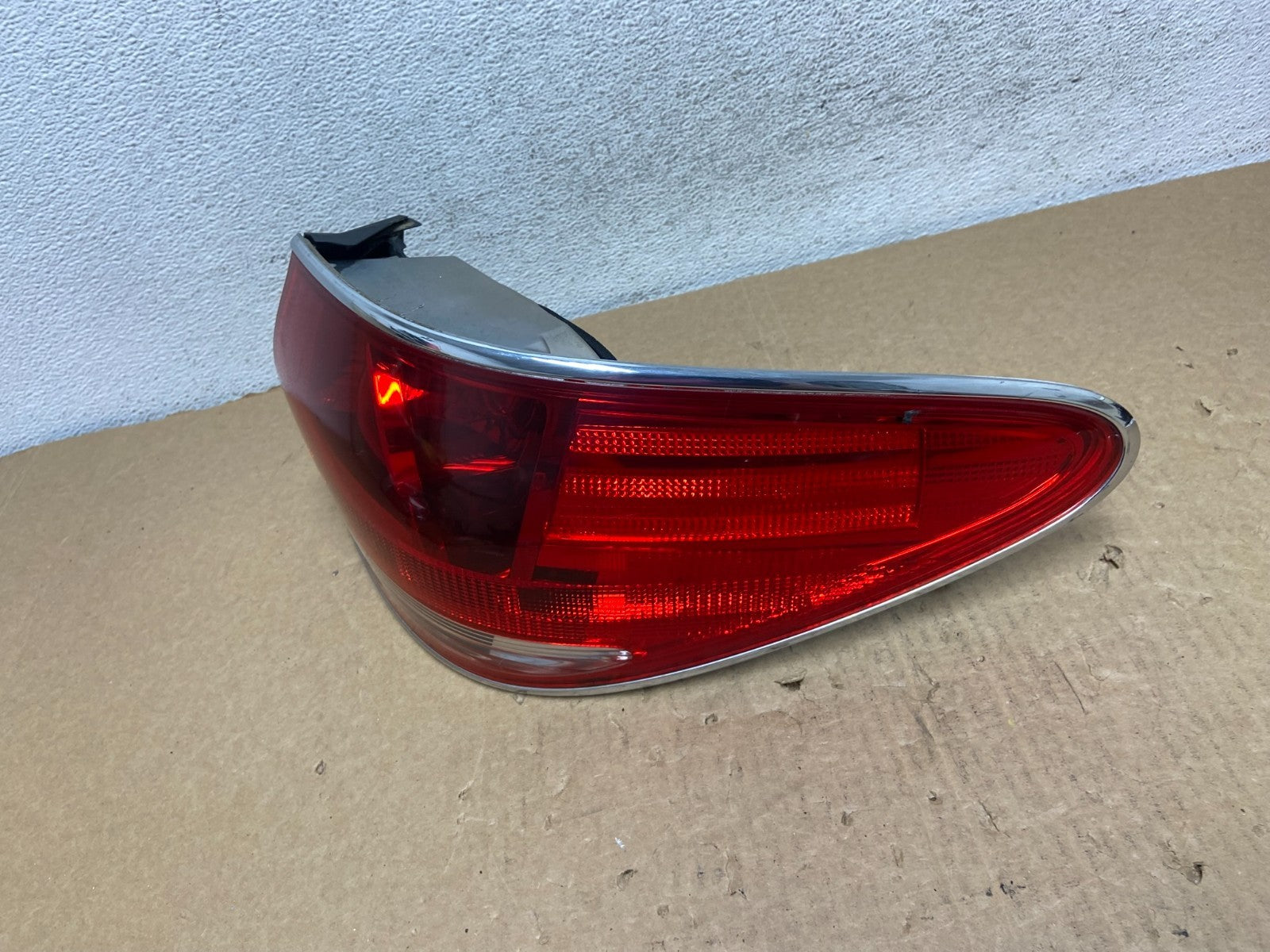 2005 - 2006 Lexus ES330 Right Passenger RH Side Tail Light AF7399 DW1