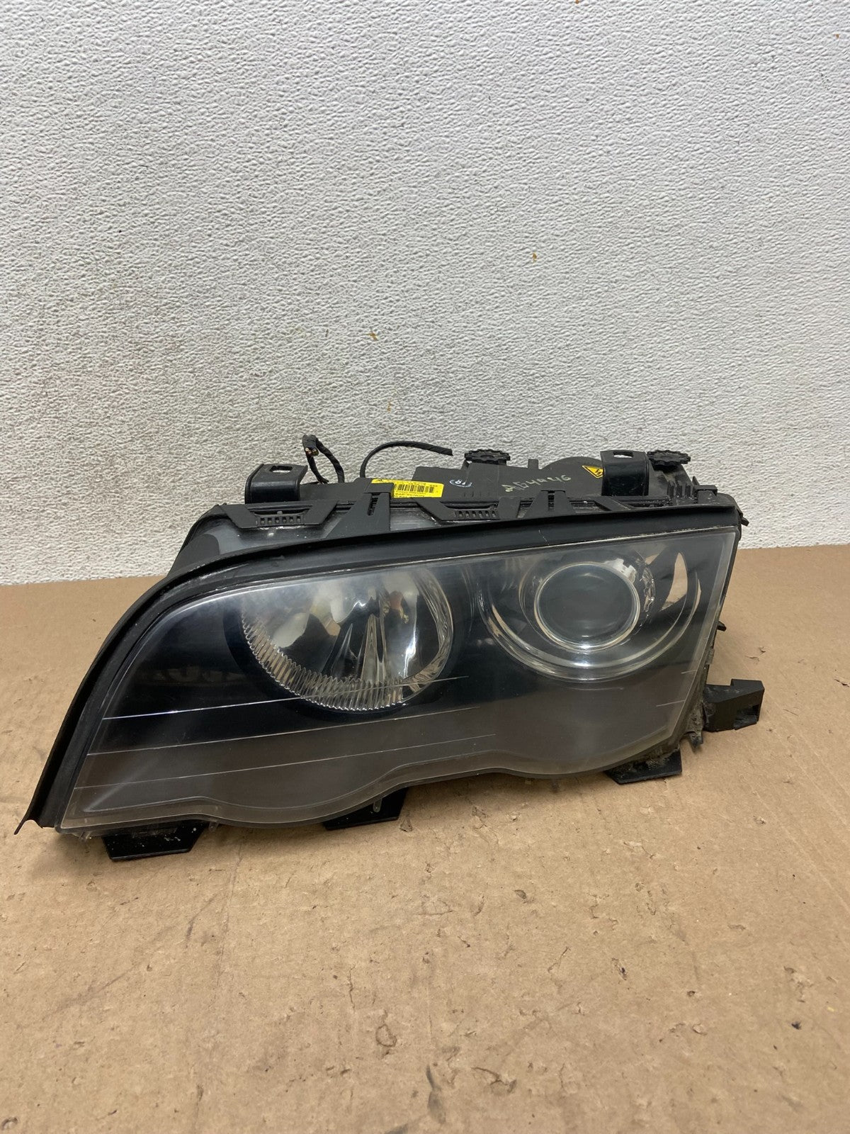 2002 to 2003 BMW 325Ci 330Ci E46 Coupe Left Side Xenon Headlight AG4946 DW0