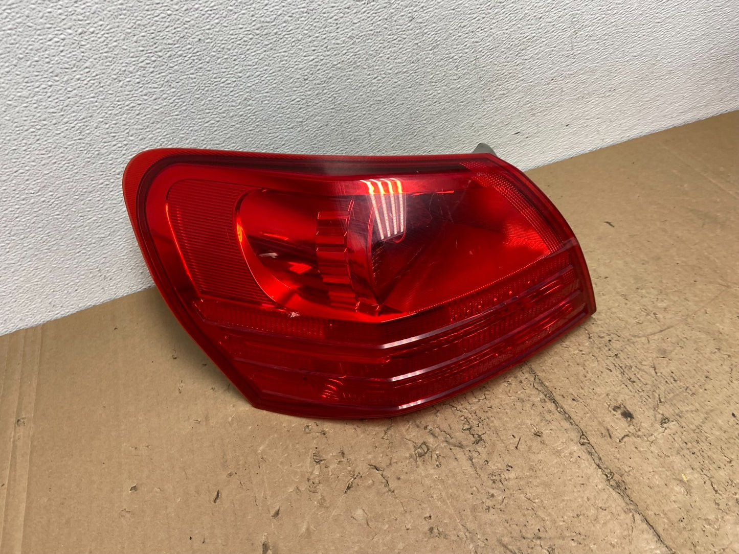 2008 to 2015 Nissan Rogue Left Driver Lh Side Tail Light AC7416 DW2