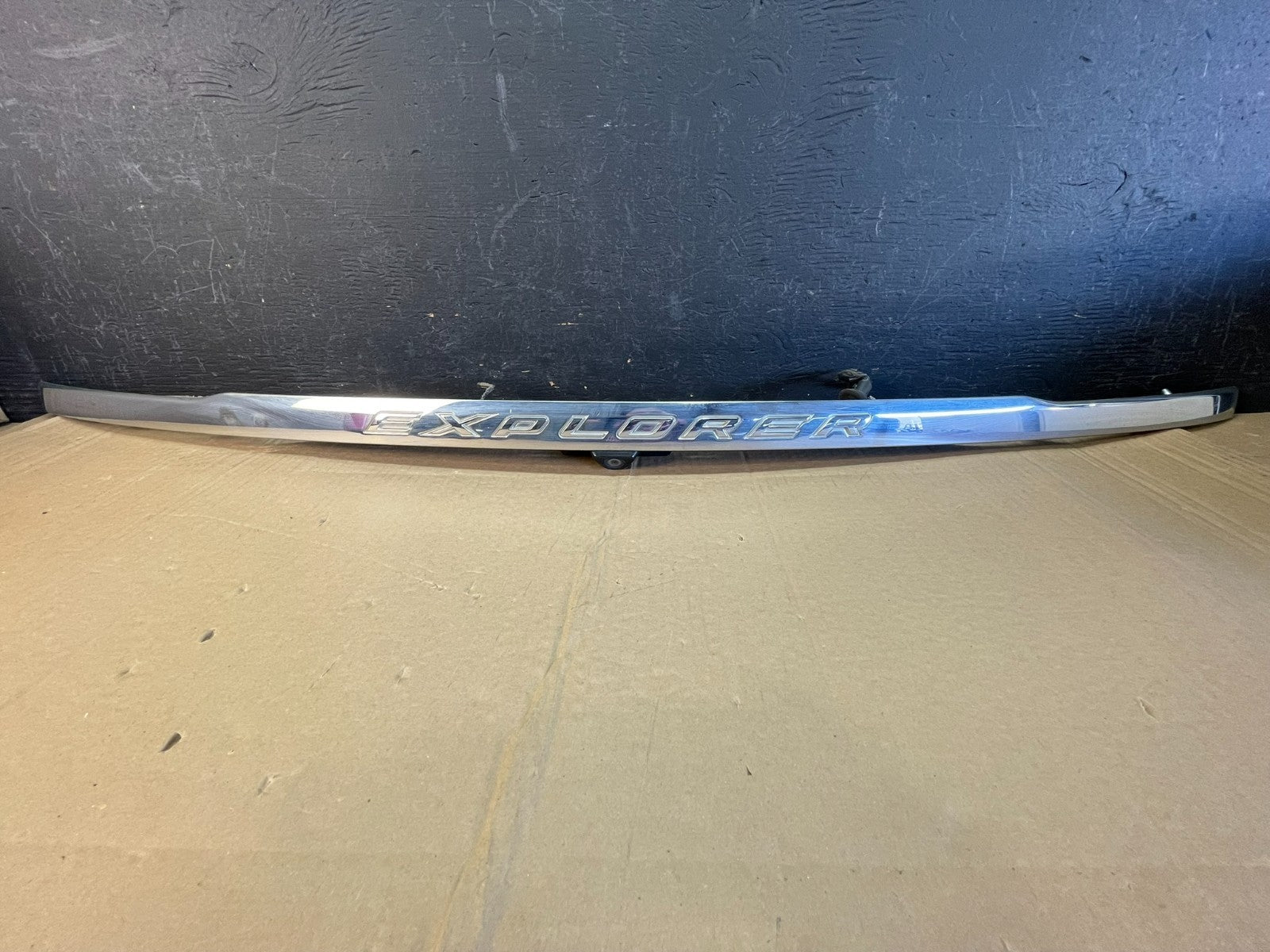 2011-2014 Ford Explorer Rear Tailgate Gate Trim Molding With Camera OE AC9718 DG0