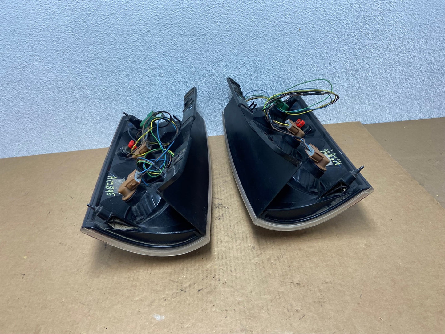 2007-2014 GMC Yukon Denali Left + Right SET Tail Lights Light OEM AC2896 LK8