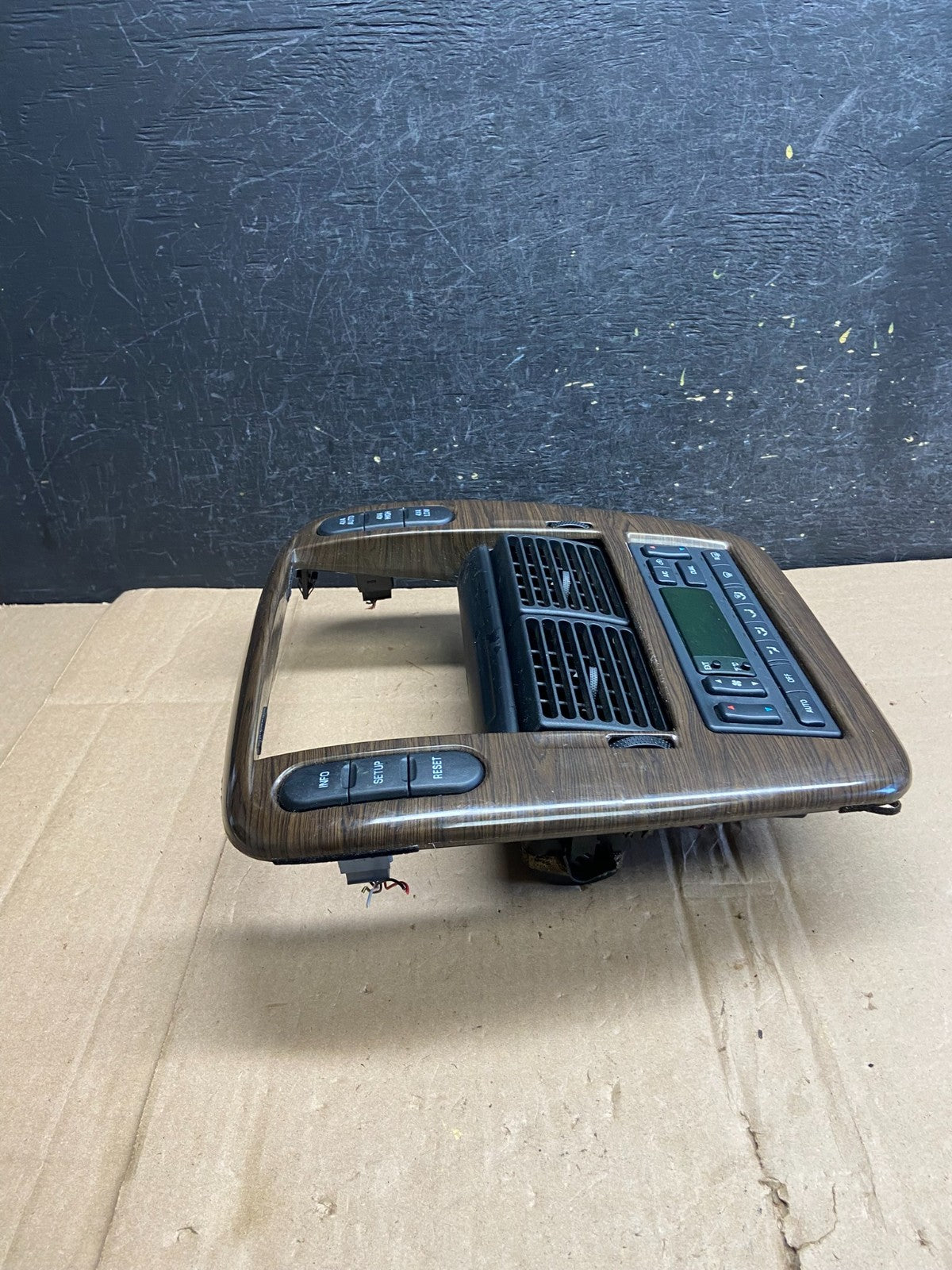 2002 to 2003 Ford Explorer Radio Dash Bezel Climate Control Air Vent ai6095 DG1