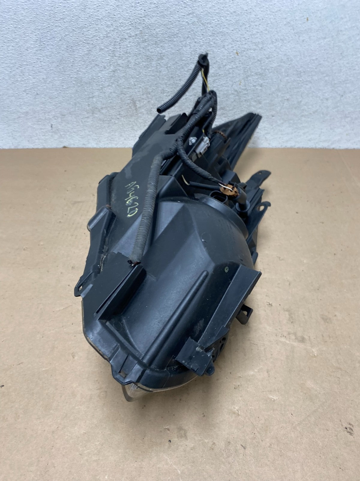 2010 - 2011 Toyota Prius Left Driver LH Blue Halogen Headlight AG4620 DW8