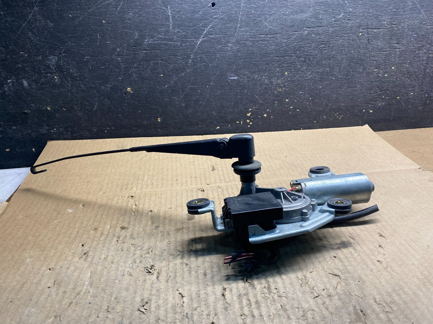 2003 to 2009 Land Range Rover Rear Glass Windshield Wiper Motor z4835 DG1