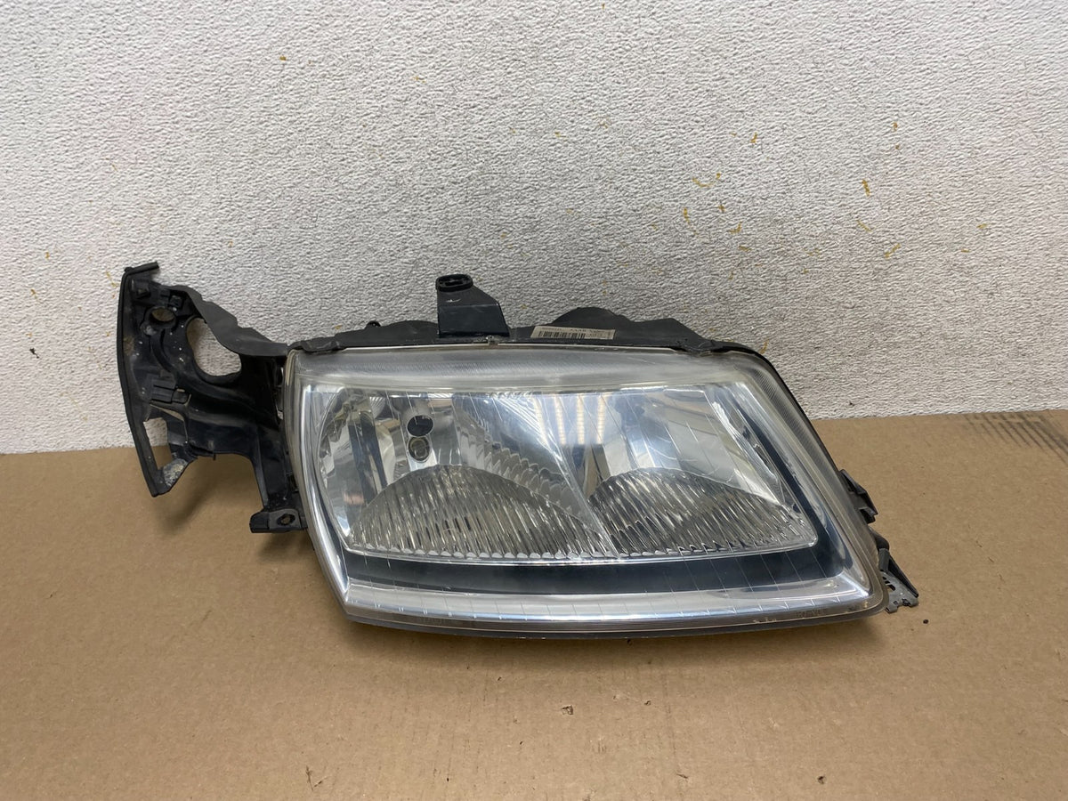 2002 to 2005 Saab 9-5 Right Passenger Side Halogen Headlight AJ1946 DW0