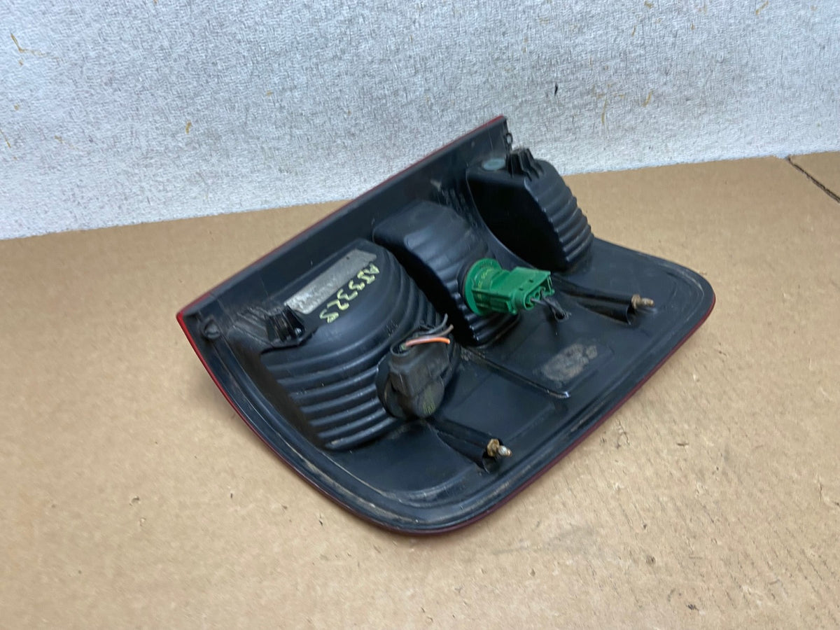 2004 to 2008 Ford F150 F-150 Right Passenger RH Side Tail Light AI3325 LK5