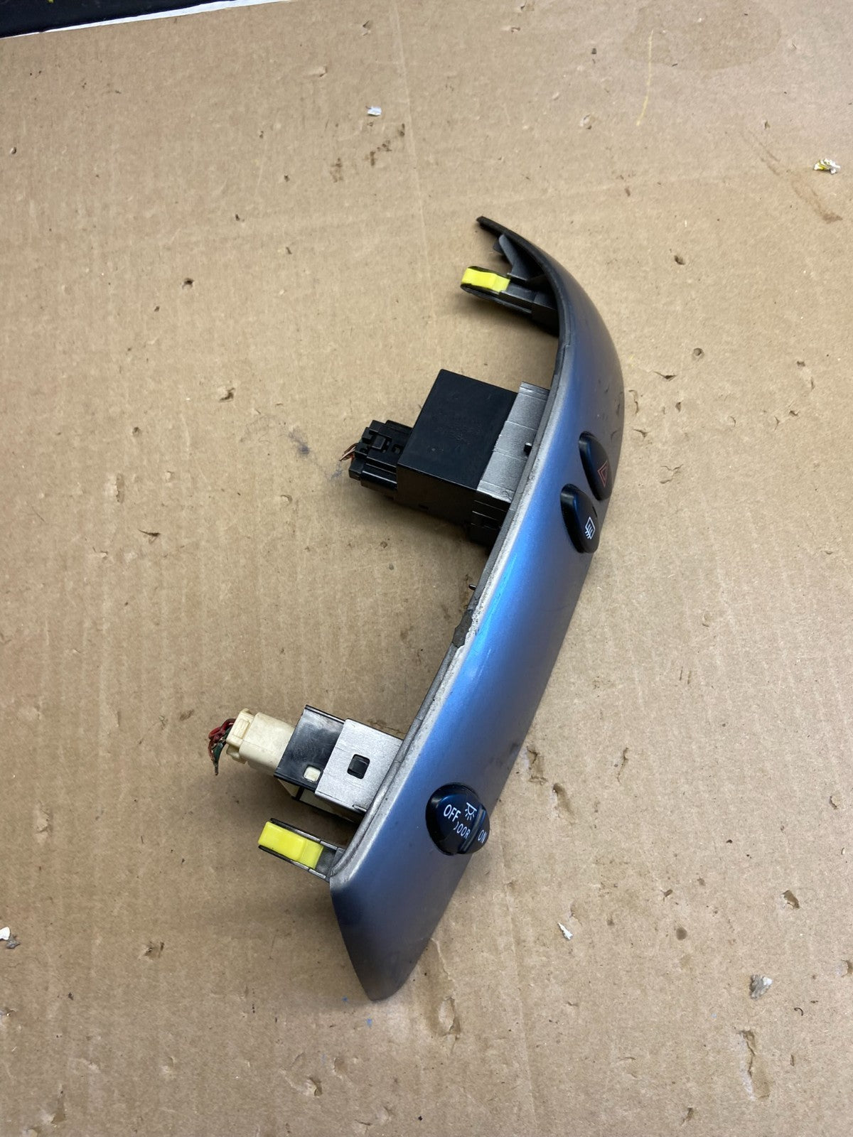 2004 to 2010 Toyota Sienna Left Side Climate Switches Bezel Trim OEM AB1967 DG1