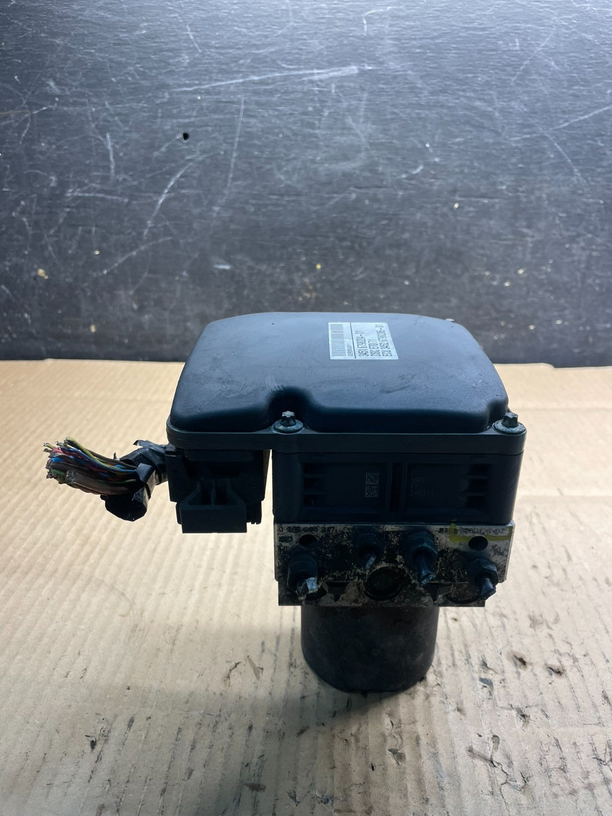 2007 to 2013 BMW X5 E70 ABS Anti-Lock Brake Pump Module OEM x8785 DG3