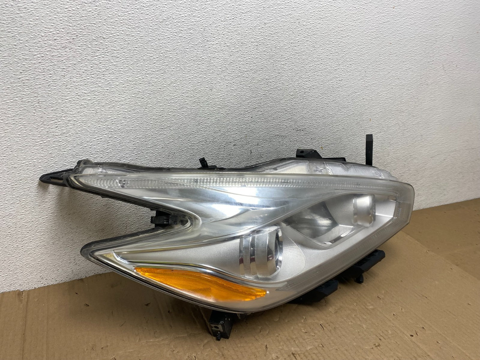 2015 to 2018 Nissan Murano Headlight Right Passenger RH AE9015 DW2