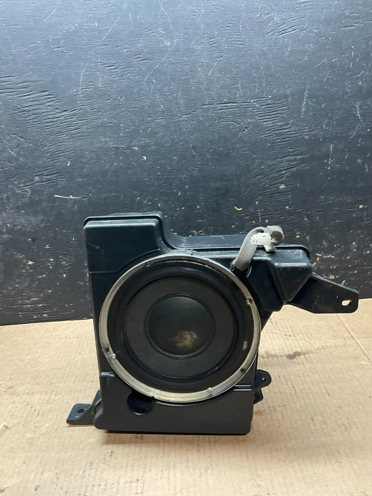 2011 to 2017 Honda Odyssey Rear Subwoofer Speaker OEM y9529 DG0