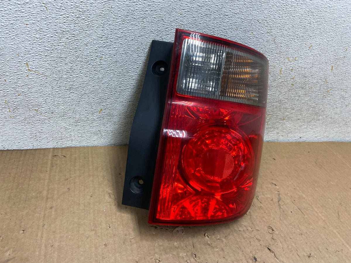 2003 to 2008 Honda Element Right Passenger Rh Side Tail Light AI9098 LK2