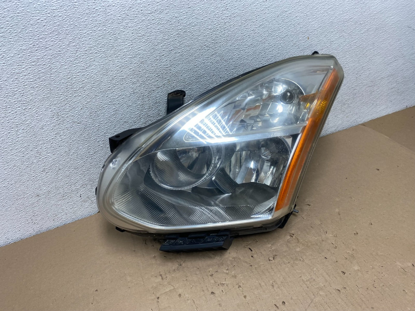 2008 to 2013 Nissan Rogue Left Driver LH Halogen Headlight AG6751 DW2