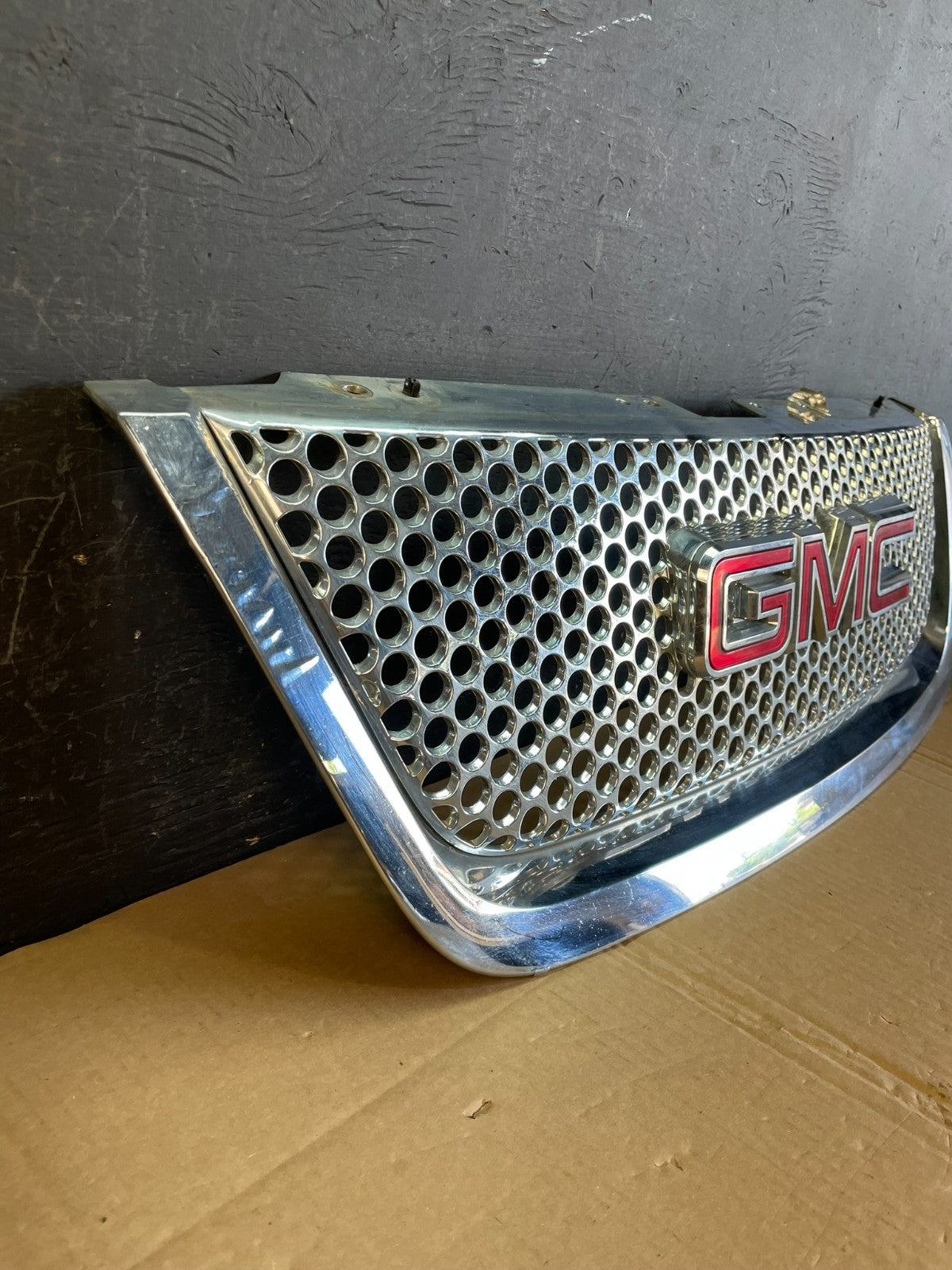 2011 to 2012 GMC Acadia Denali Front Upper Grill Grille AC5433 DG2