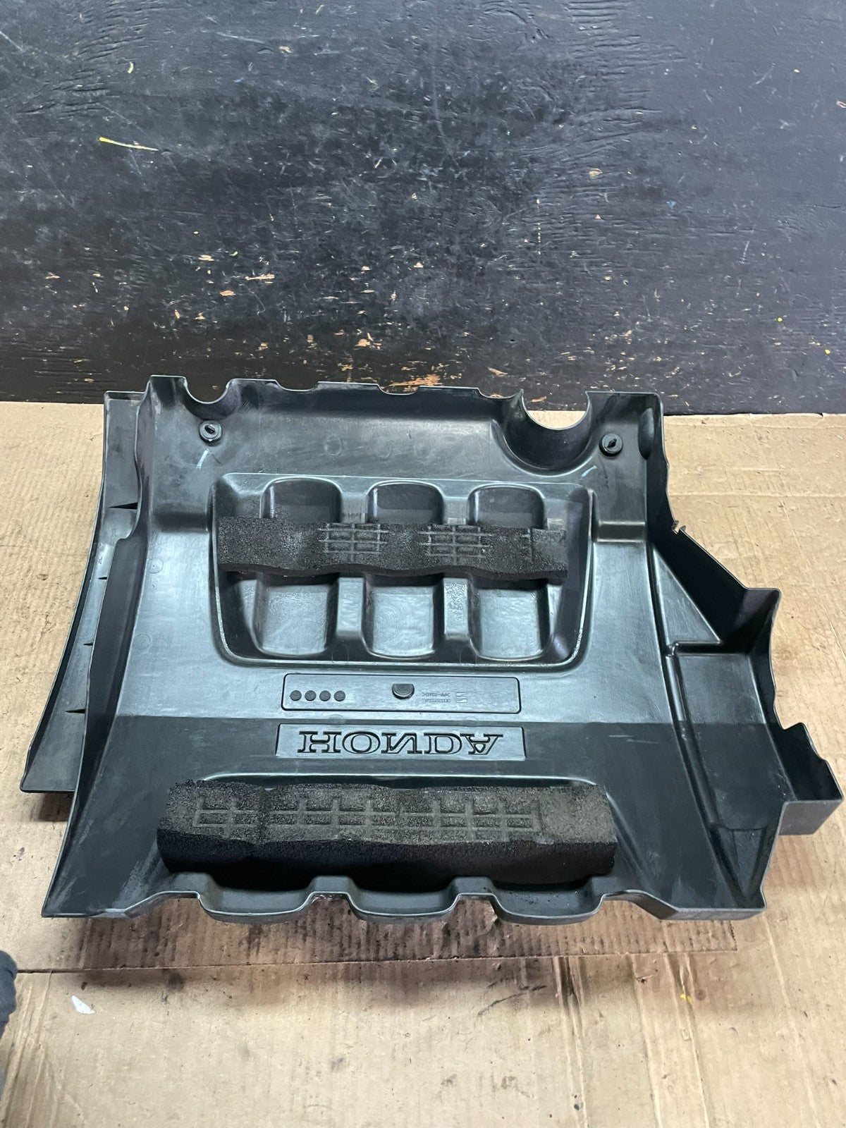 2005 to 2007 Honda Odyssey Black Engine Cover OEM T0275 DG4