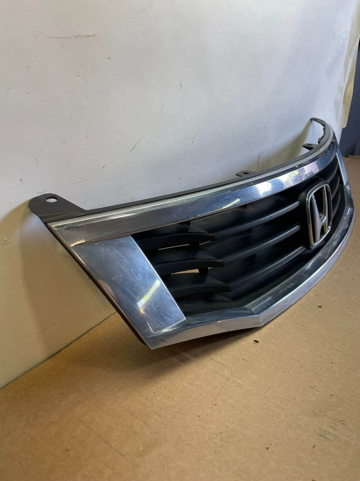 2008 2009 2010 Honda Accord Sedan Front Upper Grill Grille AH0370 DG2