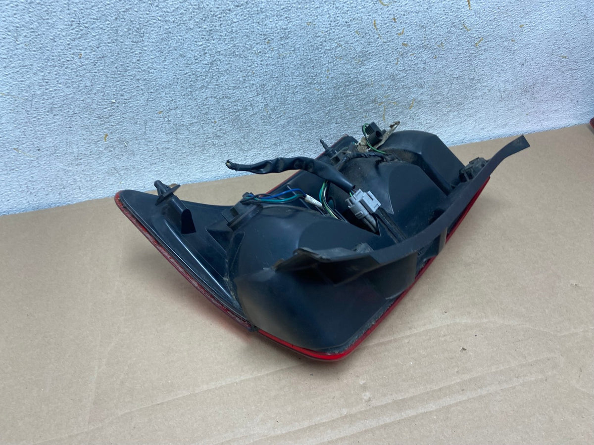 2007 to 2009 Suzuki XL-7 Vitara Left Driver LH Side Tail Light AH9310 LK4