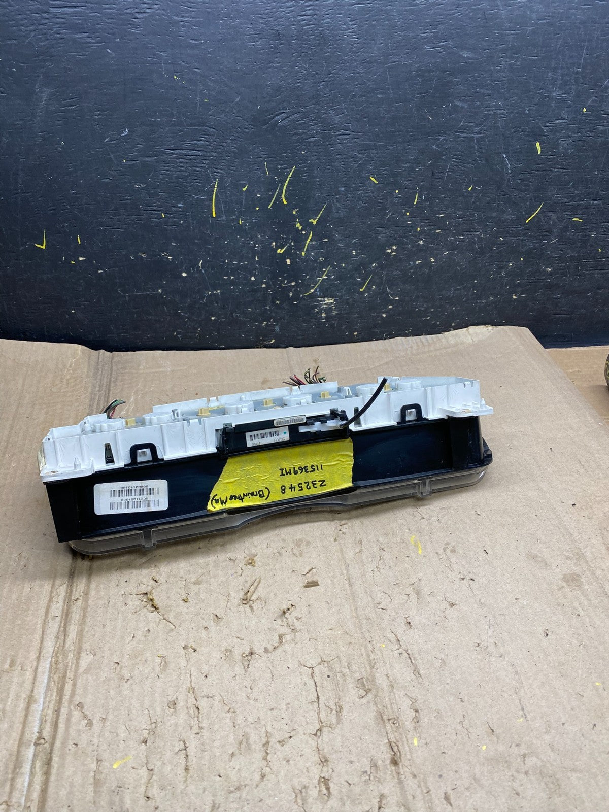 2006 Ford E350 Gauge Speedometer Cluster OEM X6069 DG5