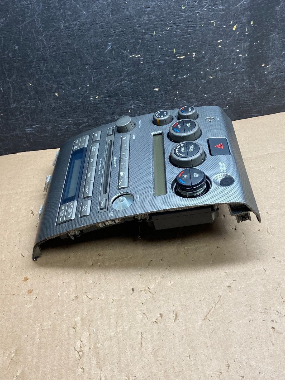 2004 to 2007 Nissan Armada Radio CD Player A/C Climate Control ai6405 DG1
