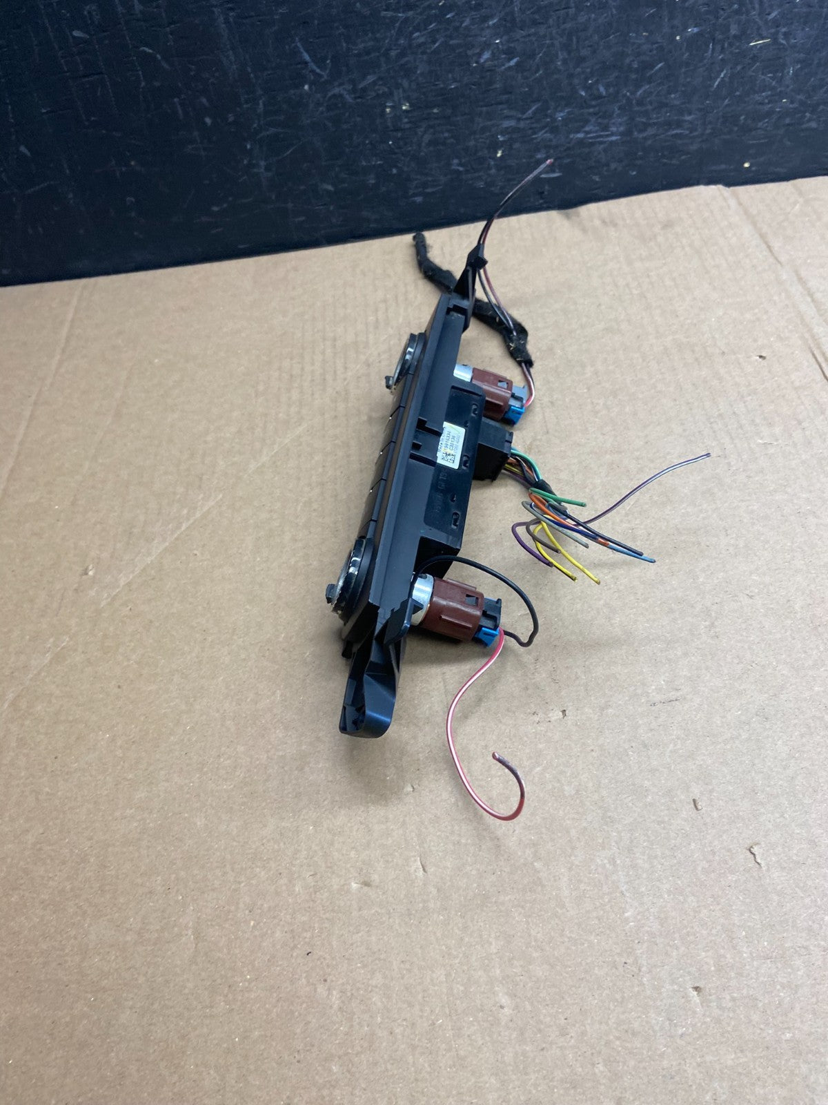 2007 - 2014 Chevrolet Tahoe Yukon Pedal Traction Control Switch AE4368 DG2