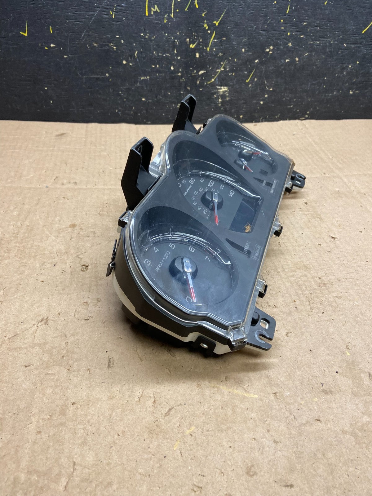 2011 2012  Ford Taurus Speedometer Instrument Cluster Gauges Z0239 DG2