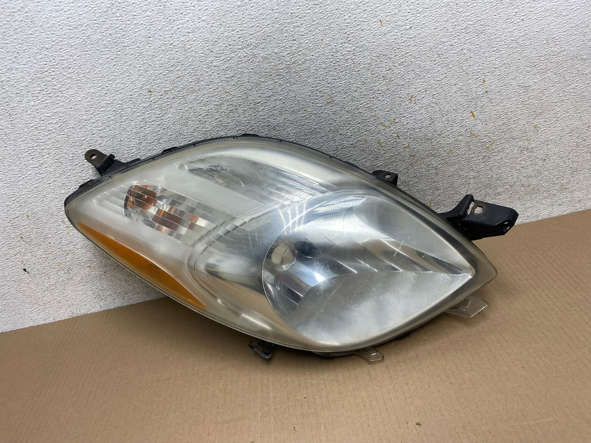 2006-2008 Toyota Yaris Hatchback Right Passenger Halogen Headlight AJ2362 DW0