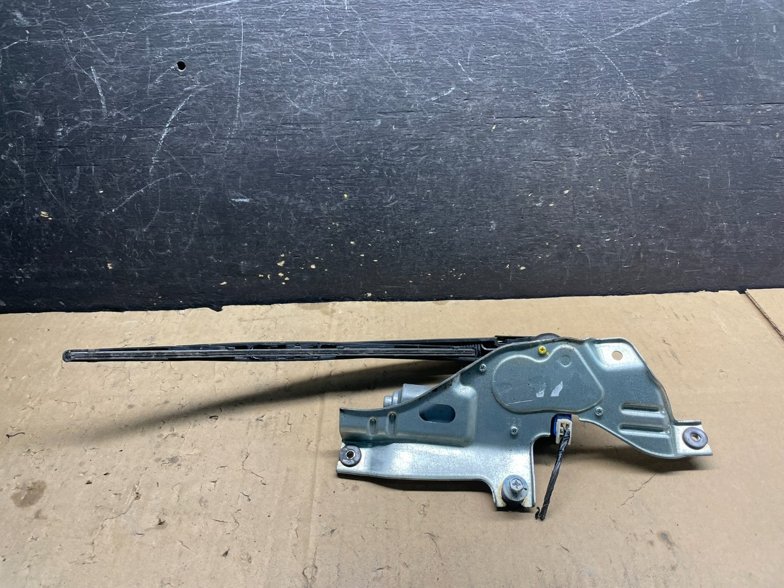 2010 to 2013 Subaru Forester Rear Windshield Washer Wiper Motor W7287 PS5